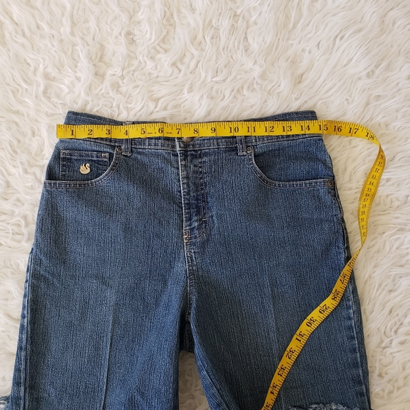 Size 8 Gloria Vanderbilt jean capris. - Picture 13 of 15